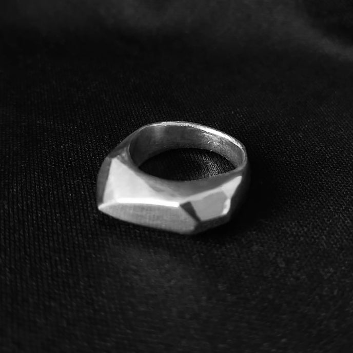 Anillo Facetado - Hekau Jewelry
