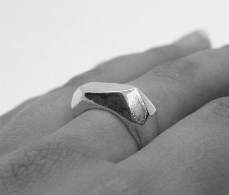 Anillo Facetado - Hekau Jewelry