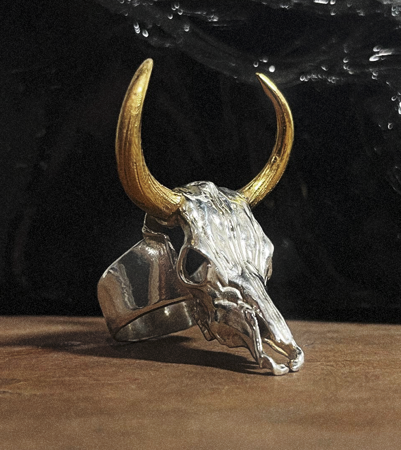 Anillo Cráneo de Toro